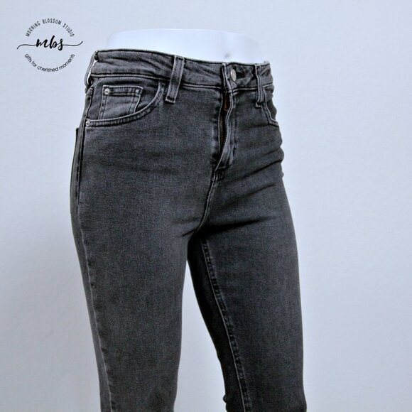 BDG Kick Flare High Rise‎ Cropped Jeans with Frayed Hems - Picture 4 of 9
